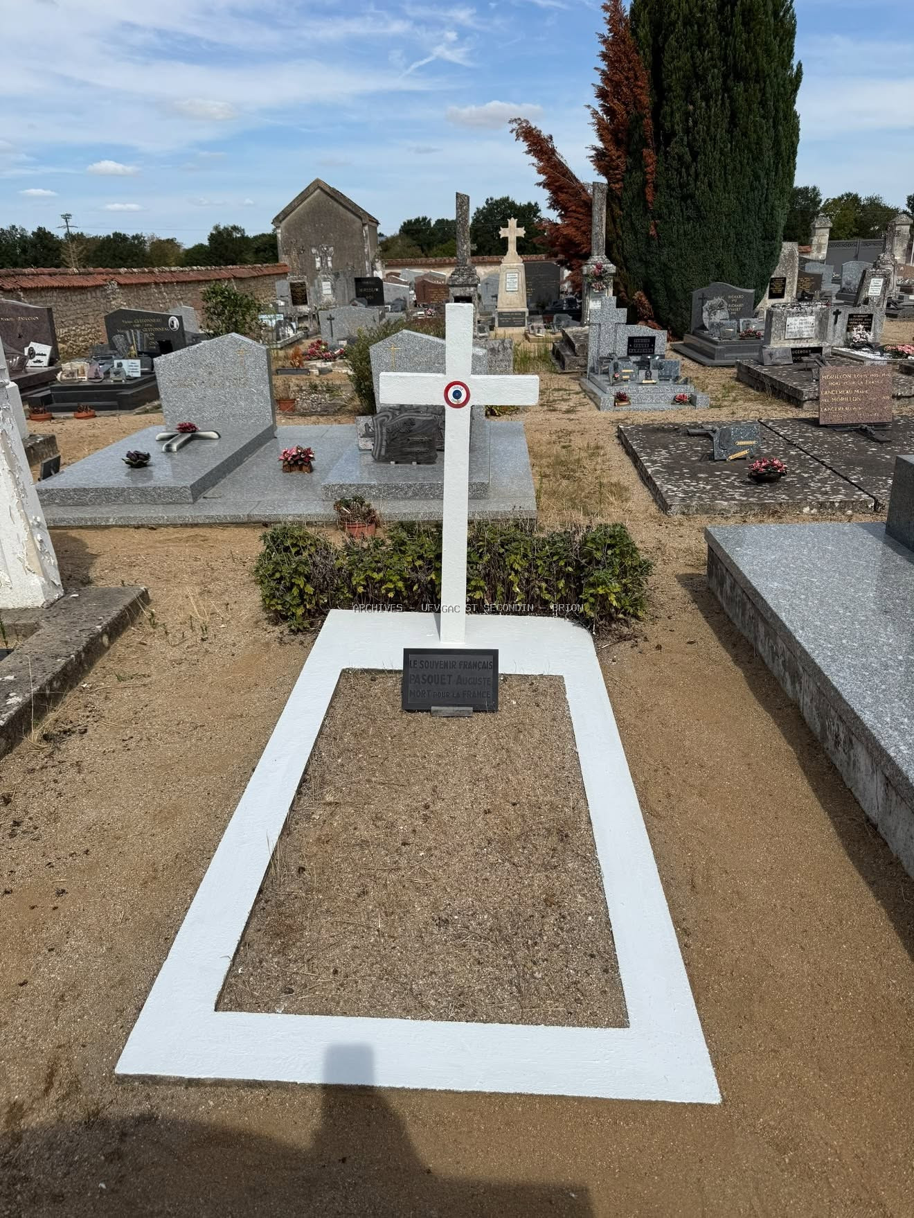 PASQUET Auguste rénovation tombe par UFVGAC ST SECONDIN 1