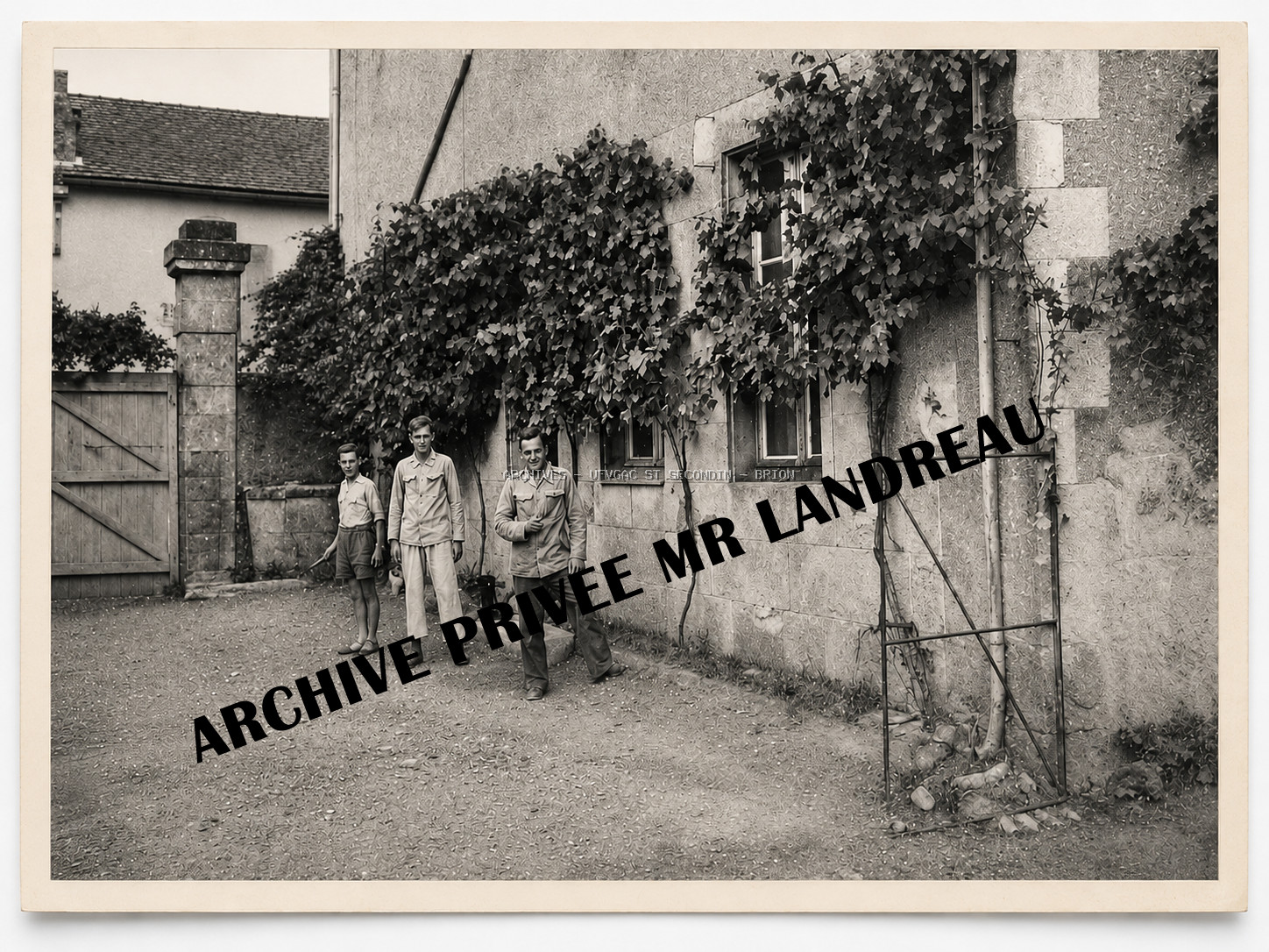 Photo ARCHIVE PRIVEE Mr LANDREAU Allemands Ancienne Ecole ST Secondin.fw